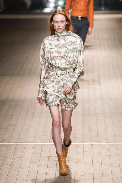 Look 32